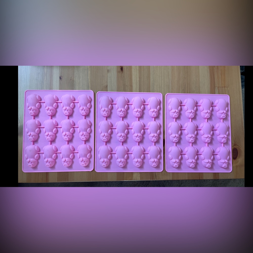 Pink Silicone Pig Molds